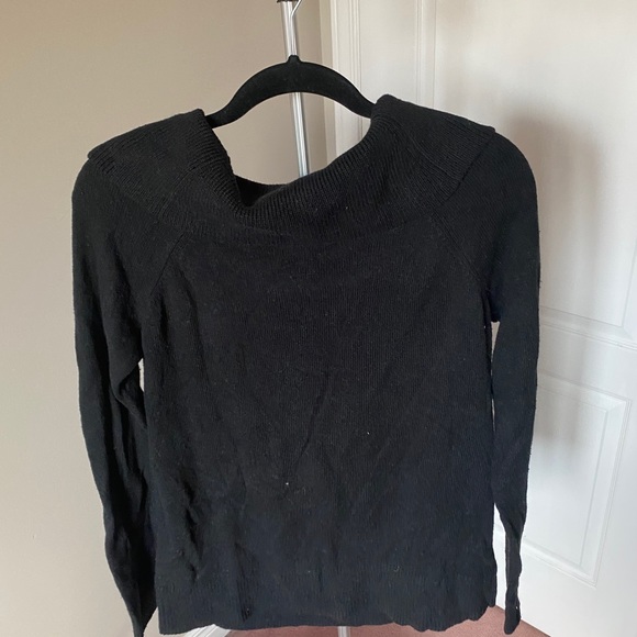 Gap Off the Shoulder Sweater - Picture 7 of 8